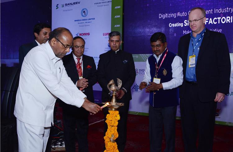 L-R: Anant Geete, Union Minister for Heavy Industries & Public Enterprises, government of India; Srivats Ram, chairman, ACT; NK Minda, president, ACMA; Vinnie Mehta, director general, ACMA; and Tom Fl