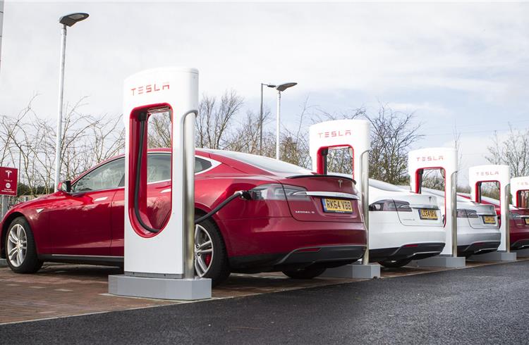 Tesla has more than 300 Supercharger stations with over 1600 Superchargers worldwide.