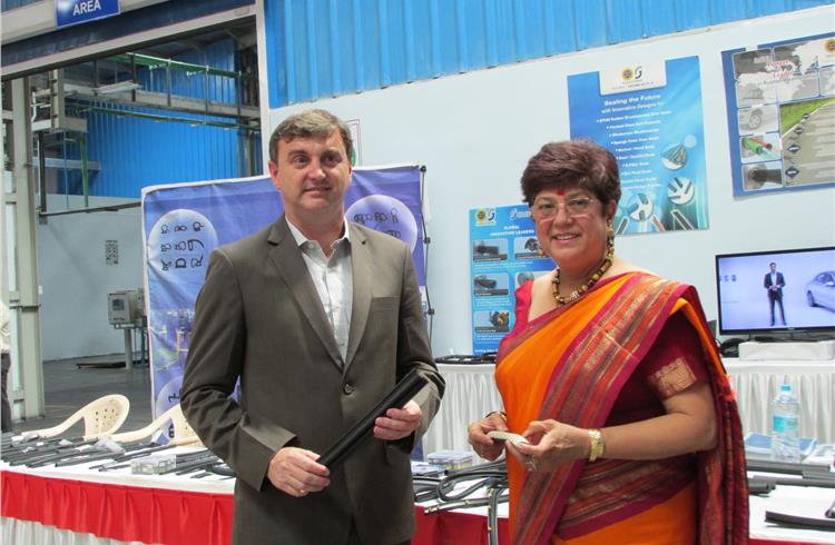 Kel Kearns, Director - Manufacturing, Sanand Plant, Ford India; with Pilloo C Aga, director, GoldSeal SaarGummi India.