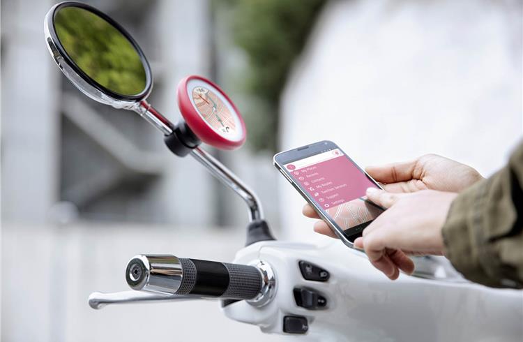 TomTom rolls out smartphone-connected satnav for scooters