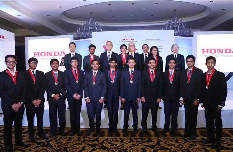 The 10th Young Engineers and Scientists’ Awards were presented to 14 students from the Indian Institute of Technology by Honda Motor India today in Delhi for their outstanding performance in academics