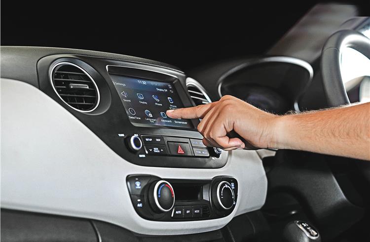 Display Audio: bridging automotive and consumer electronics
