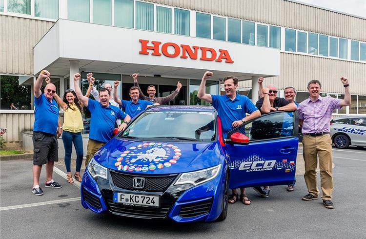 The Honda Civic Tourer with a 1.6 i-DTEC engine recorded an average 2.82 litres per 100km (100.31mpg/31.51kpl) over 13,498km  in a 25-day drive across all 24 EU contiguous countries.