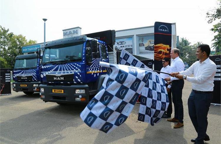 Joerg Mommertz (CMD, MAN Trucks India) Flagging Off The MAN Expedition from Kochin