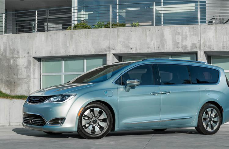 •	FCA engineers will work alongside Google engineers to integrate self-driving technology into the all-new 2017 Chrysler Pacifica Hybrid minivan.
