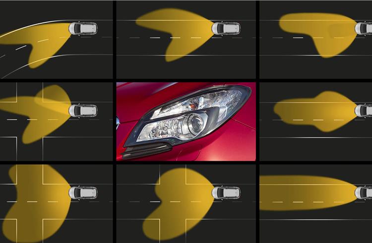 The AFL+ xenon headlamp beams automatically adapt to a diverse range of driving situations, road and weather conditions.