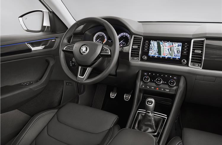 The elegantly designed dashboard is uncluttered. It is divided into two symmetrical zones for driver and passenger.