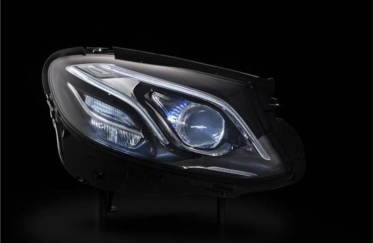 Optional headlamps get 84 individual LED lighting units, enabling the beam to draw endless different patterns