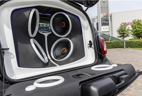 Harman and JBL transform smart showcars into ‘boom box’