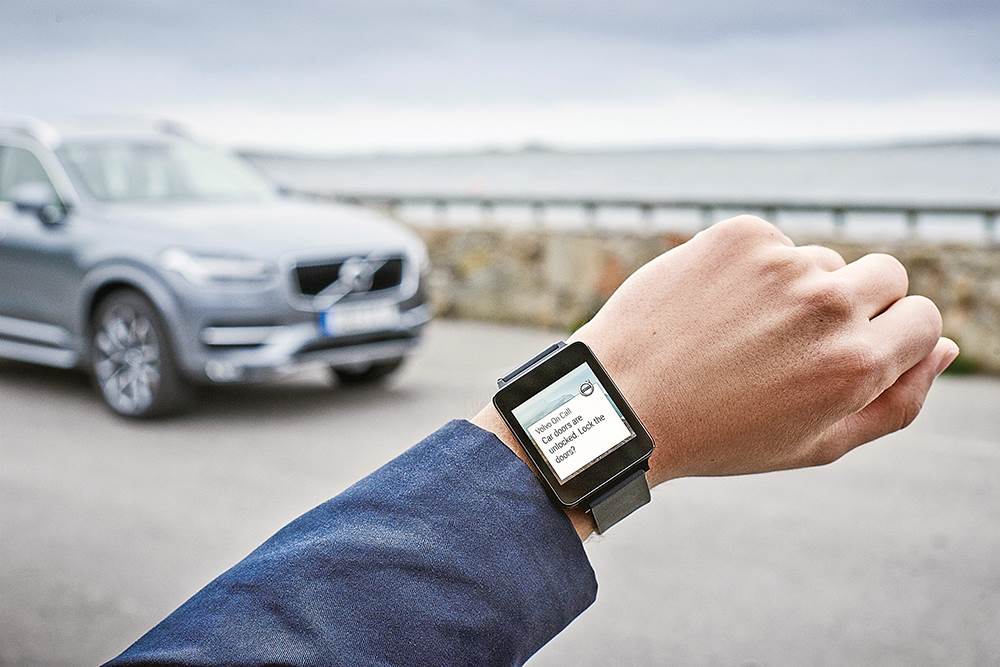 163753-volvo-on-call-app-in-an-android-wear-watch