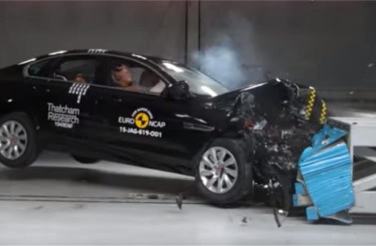 Euro NCAP Crash Test of Jaguar's XE and XF 2015