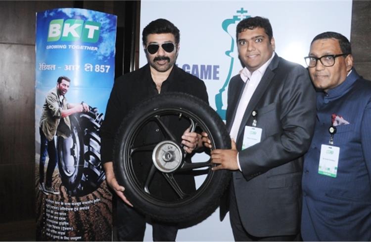 L-R: Indian film actor Sunny Deol; BKT Tyres’ joint managing director Rajiv Poddar and managing director Arvind Poddar at the launch event on August 10.
