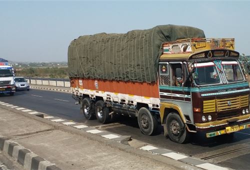 SIAM in talks for notifying fuel efficiency norms for trucks and buses