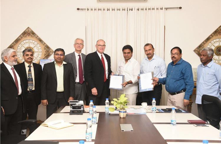 Ford executives with Navin Mittal, secretary, MA&UD and T Chiranjeevulu, commissioner, Hyderabad Metropolitan Development Authority, at the MoU signing.