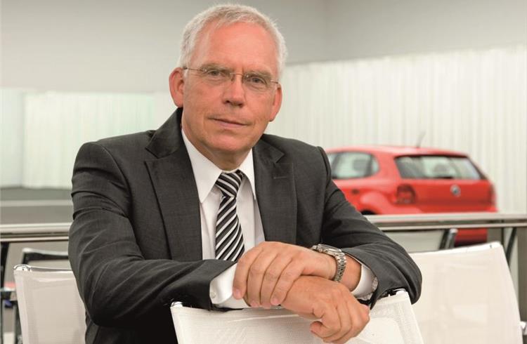 VW emissions scandal: Audi tech boss Ulrich Hackenberg steps down