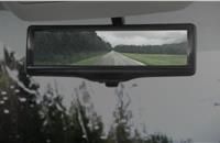 Nissan develops ‘Smart’ rearview mirror with built-in LCD monitor