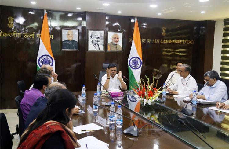 R K Singh, Union Minister of State (IC), Power and New & Renewable Energy with Industry representatives.