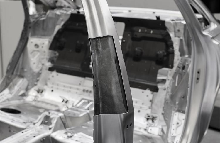 New manufacturing techniques have slimmed down the B-Pillar and structures around the glass areas.