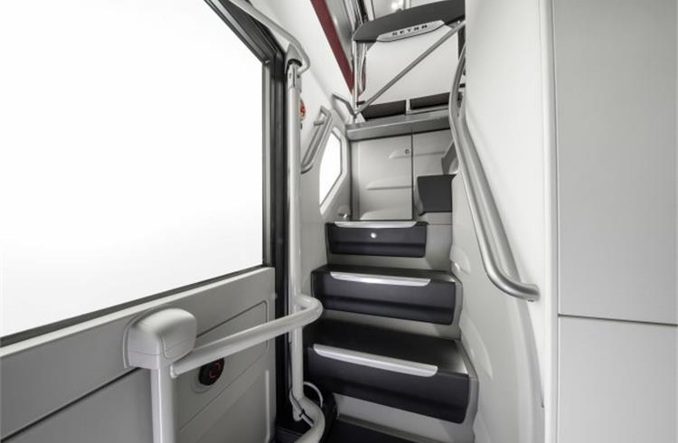 New Setra double-decker coach premieres in Germany