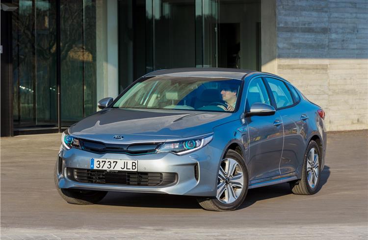 Kia Optima Plug-in Hybrid. Plastic Omnium will deliver an initial tank in December 2016 for Hyundai’s plug-in hybrid vehicles in South Korea.