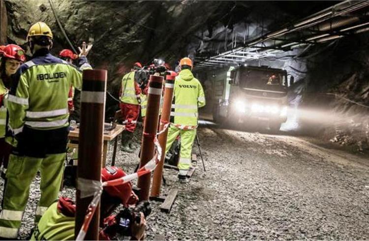 Volvo tests self-driving truck in an underground mine