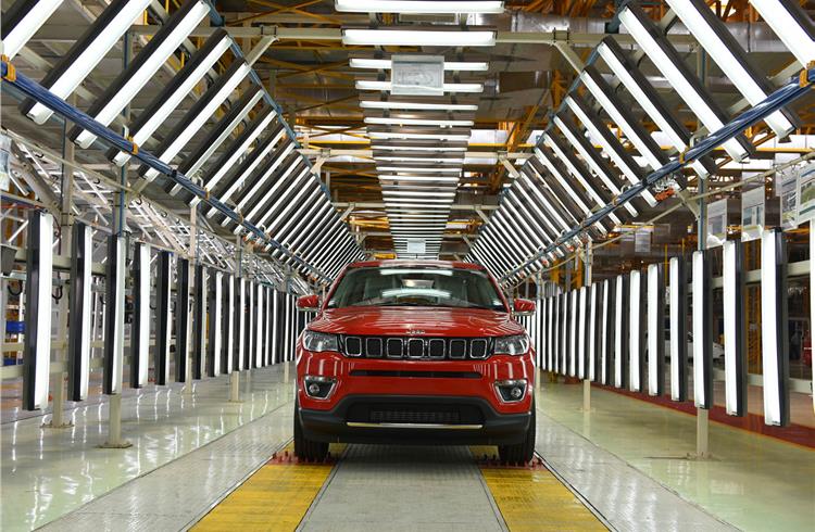 Industry dealer sales data reveals a total of 935 Jeep Compass SUVs were ordered in July 2017. Customer deliveries have begun on August 6.
