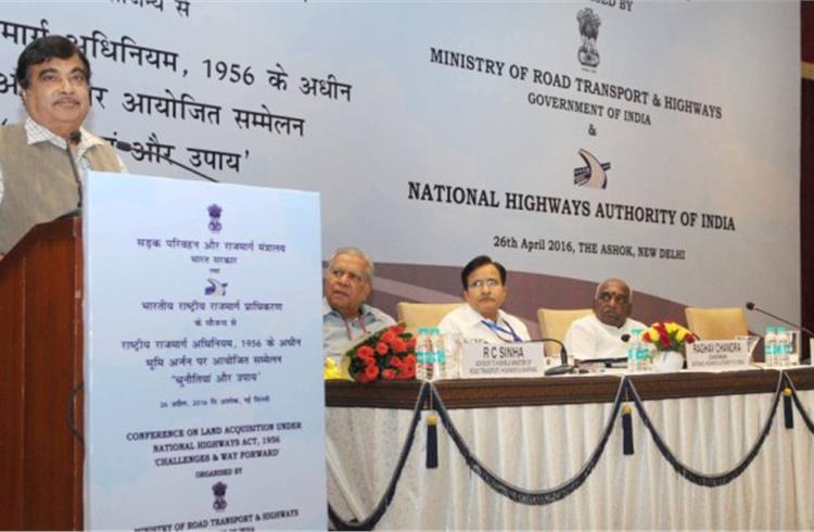 Union minister for Road Transport & Highways and Shipping, Nitin Gadkari addressing at the inauguration of the conference of regional offices of the Ministry, in New Delhi on April 26. Image: PIB