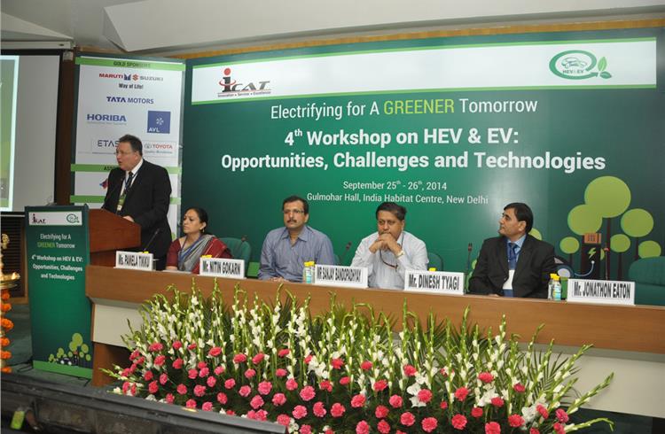 iCAT hosts workshop on HEVs and EVs