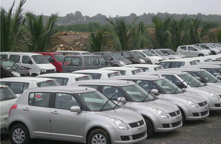 ICRA predicts flat growth for passenger vehicles in 2014-15