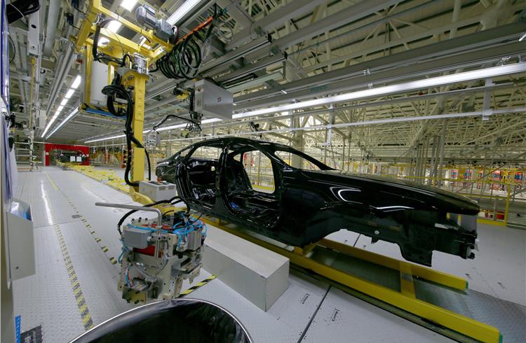 Pre-production of the new Volvo S90 at the Daqing plant.