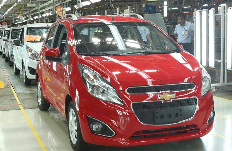 GM India exports the left-hand-drive Beat to many countries including Mexico, Chile, Peru, Central American and Caribbean Countries, Uruguay and Argentina.