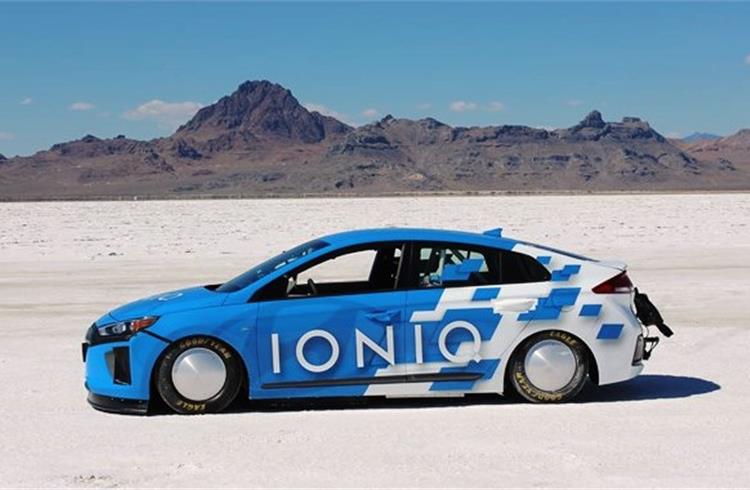 Hyundai Ioniq Hybrid sets new 157.825mph land speed record at Bonneville Salt Flats