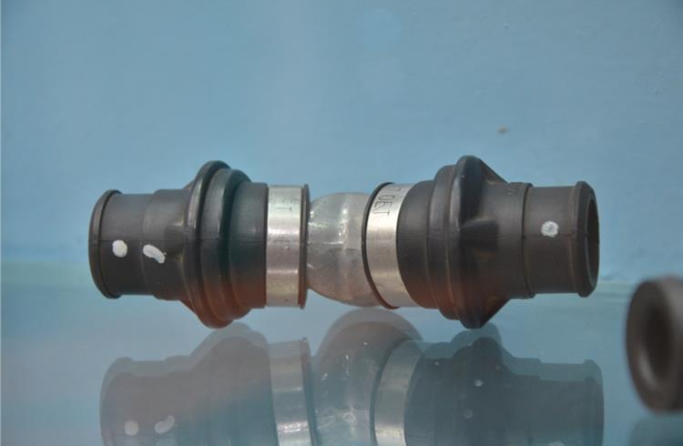This cooling hose connector features multi-crimp rings that provide 360deg sealing along with good aesthetics.