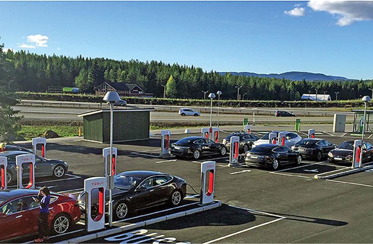 Fast Charging station at Nebbenes, north of Oslo can charge 28 cars at the same time