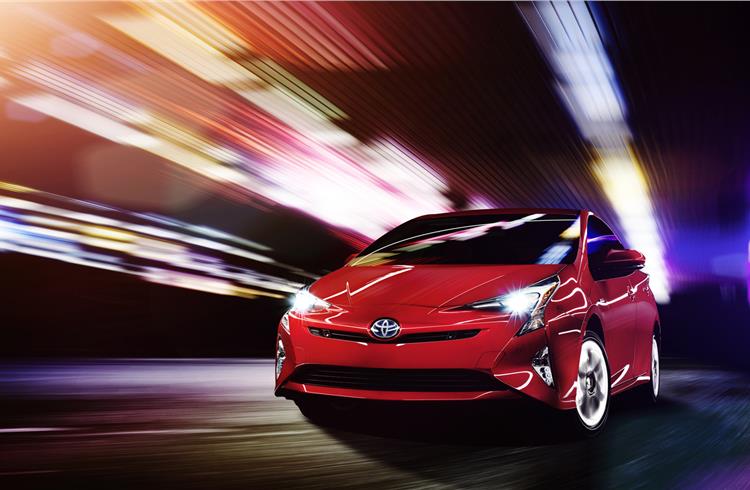 2016 Toyota Prius revealed: full details here