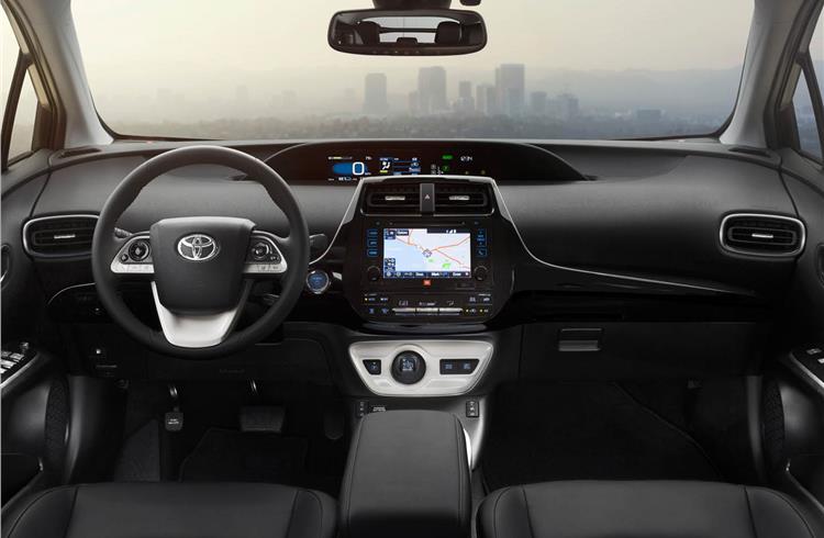 2016 Toyota Prius revealed: full details here