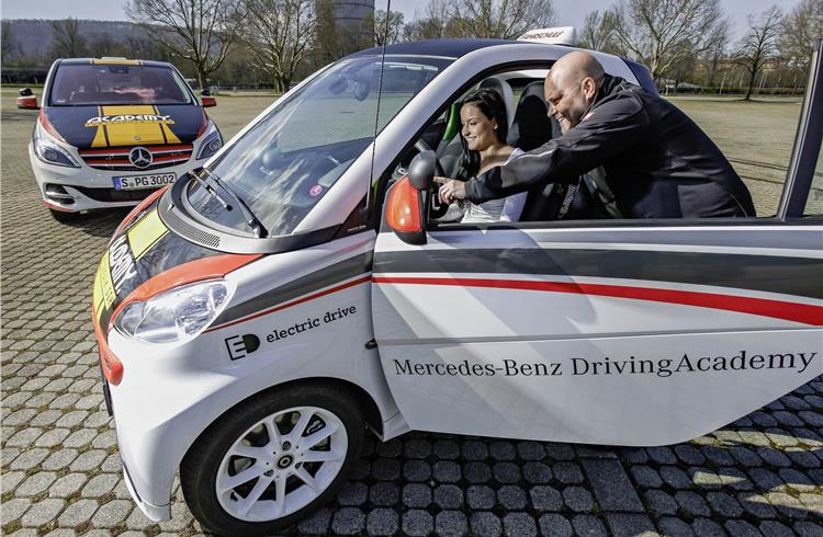 Daimler introduces electric mobility in driving schools in Stuttgart