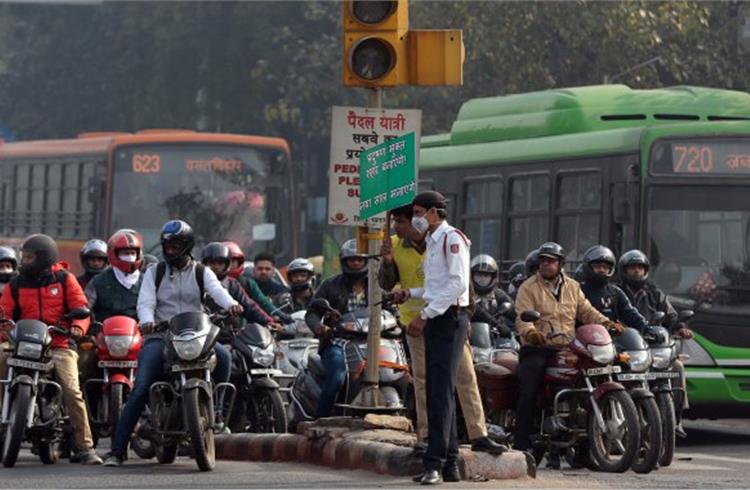 Delhi turns its emission eye on 2-wheelers, bans non-BS IV compliant bikes and scooters