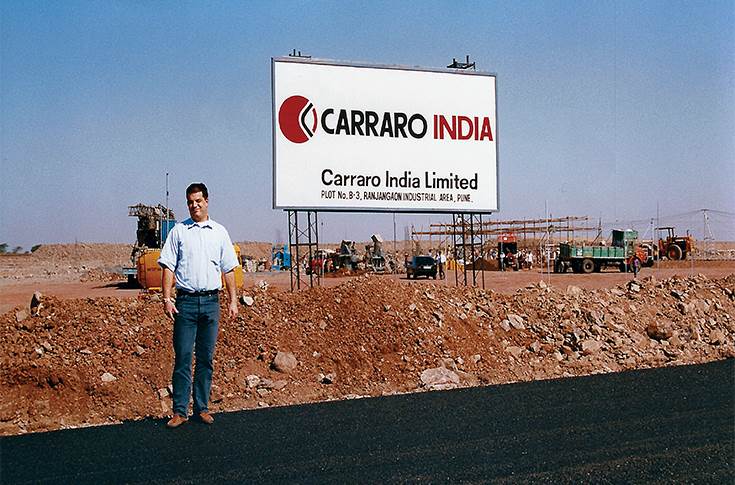 Tomaso Carraro, currently Chief CSR Officer of  the Group, at the plant site in Ranjangaon in 1992. 