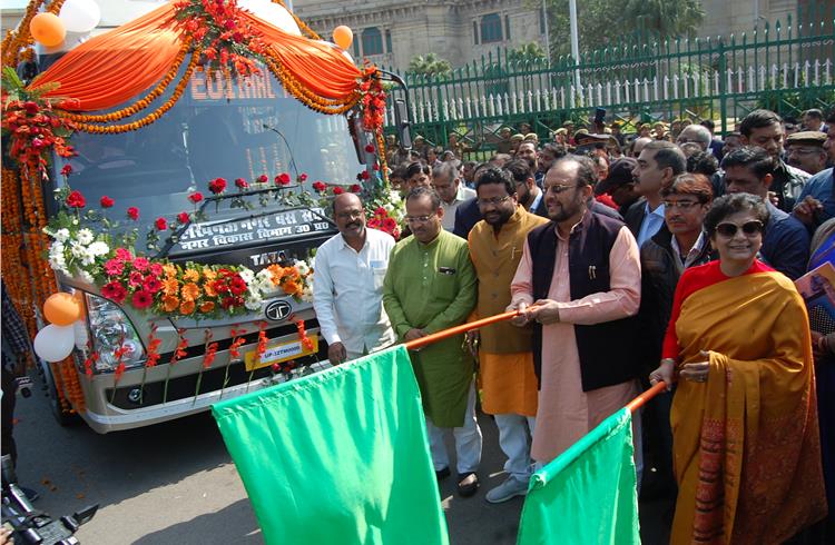 Suresh Kumar Khanna, minister of Urban Development and Sanjyukta Bhatia, mayor, Lucknow flags off Tata Motors electric bus