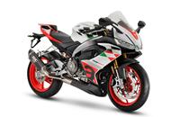 The sportiest and lightest RS 660 (166kg), the Aprilia RS 660 Extrema raises the bar for power-to-weight ratio (100hp).