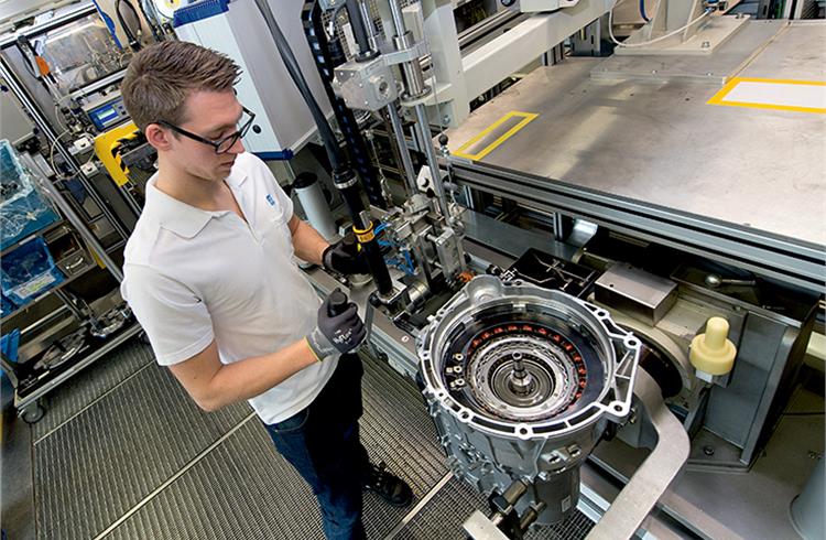 ZF to manufacture 8-speed automatic transmissions for BMW’s hybrid cars
