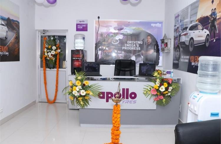 The Apollo Tyres’ Service Centre is equipped with the state-of-the-art facilities and services including computerised wheel alignment, automatic tyre changer, wheel balancing machine, nitrogen gas inflator, specialised two wheeler tyre changer and balancer, mushroom plug for tubeless tyre puncture repair, facility for run-flat tyres, and a PUC machine.