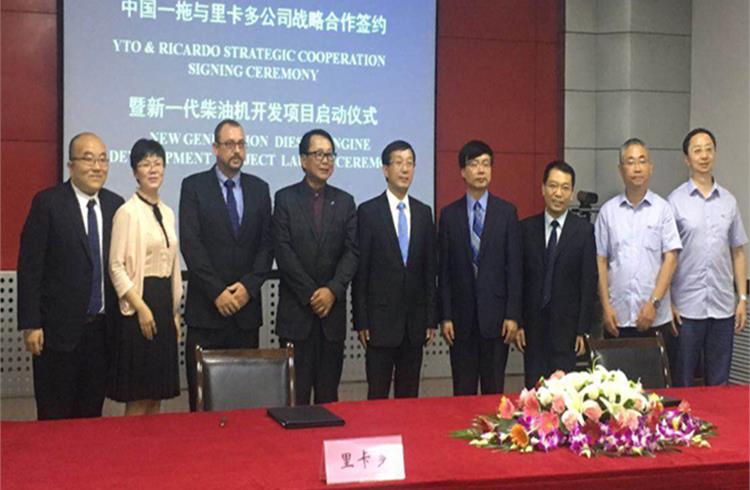 The signing ceremony between YTO and Ricardo in China