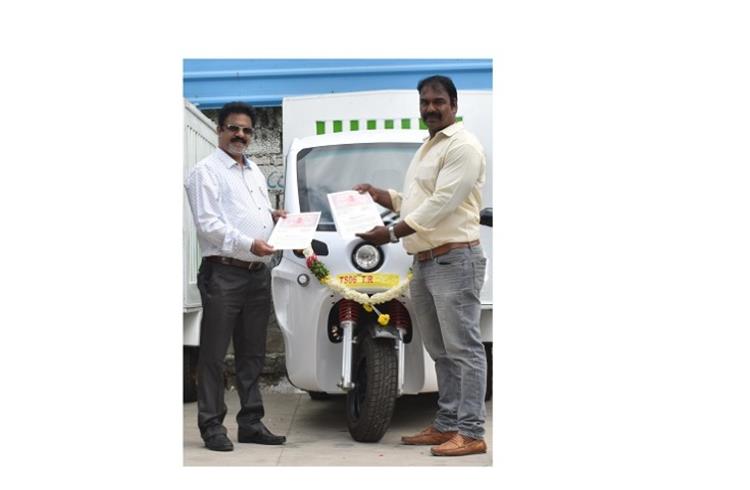 L-R: Venugopal Rao N, president, ETO Motors and A R Ramesh, Transport Manager – BigBasket during the delivery of BULKe - a high-speed (L5 category) cargo electric three-wheeler.