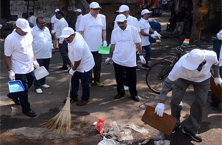 Volunteers collecting plastic waste