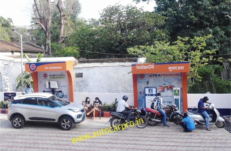 Indian Oil, BPCL to set up 17,000 EV charging stations across India
