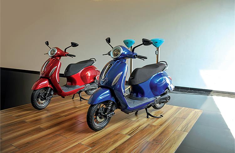 The new Chetak is powered by a 3.8kW/4.1kW electric motor. At 95km per charge, it has longer riding range than most other e-scooter rivals.