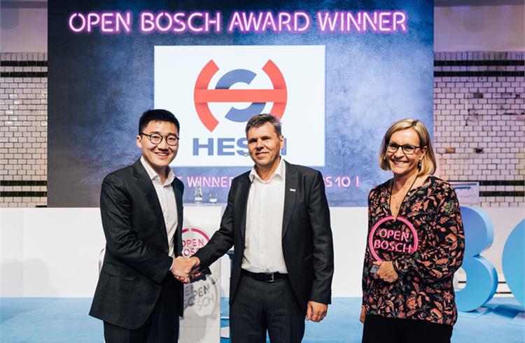 Winner Hesai Photonics Technology. L-R: David Li, CEO of Hesai Photonics Technology; Dr Michael Bolle, CDO and CTO of Bosch, and Jumana Al-Sibai, Bosch Chassis Systems Control.