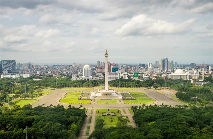 A full grid of 24 cars and a very competitive line-up including new manufacturers Mercedes-Benz and Porsche, will navigate their way around the National Monument in Merdeka Square in Jakarta on June 6